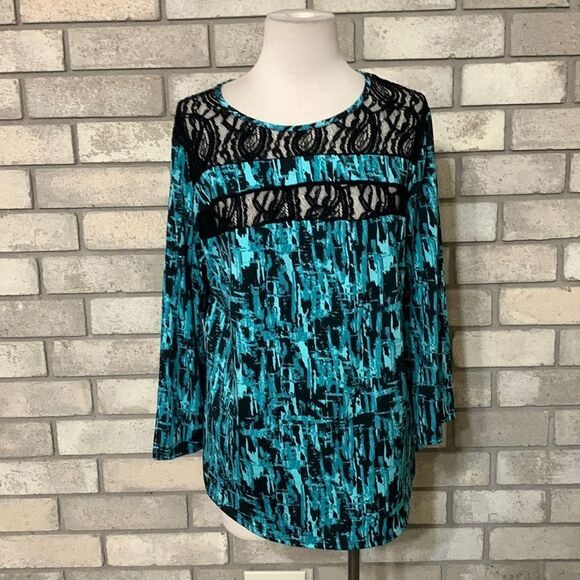 3for$20 blouse size large runs a bit on smaller side - Picture 1 of 3